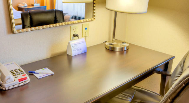 Номер Standard Holiday Inn Express and Suites Granbury by IHG