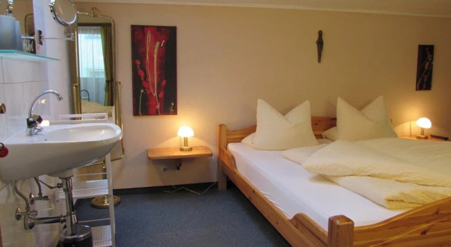 Haus Flörl, Prenota Hotel Hotel a Tirolo con parcheggio, Parcheggio