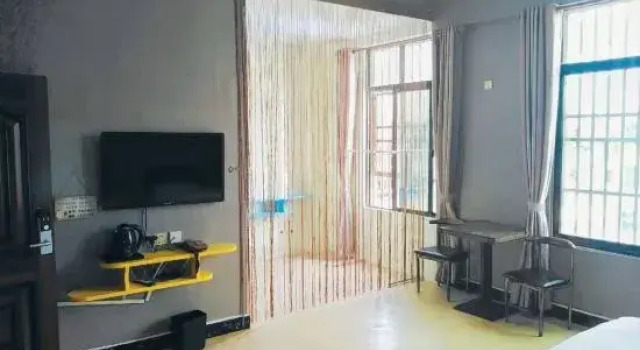 Dongfang Yihai Shiguang Inn