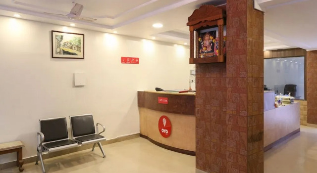 OYO 15090 Hotel Rajdeep
