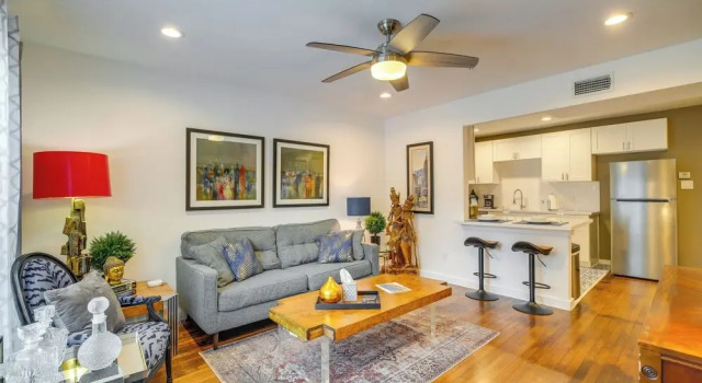 Апартаменты 1 Mi to Dtwn, 8 Mi to Nrg! Fourth Ward Apt w/ W&D