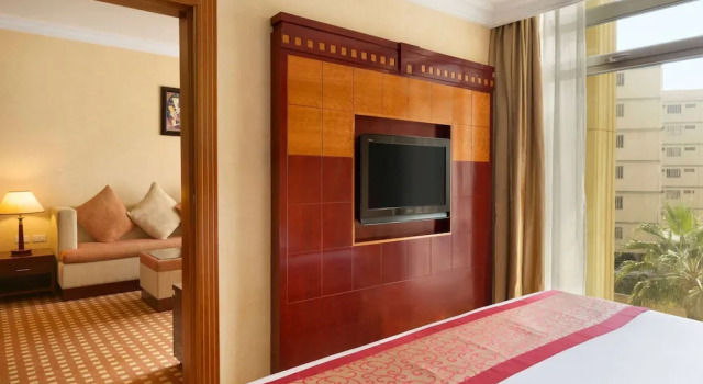Двухместный люкс Elite Business Ramada by Wyndham Riyadh