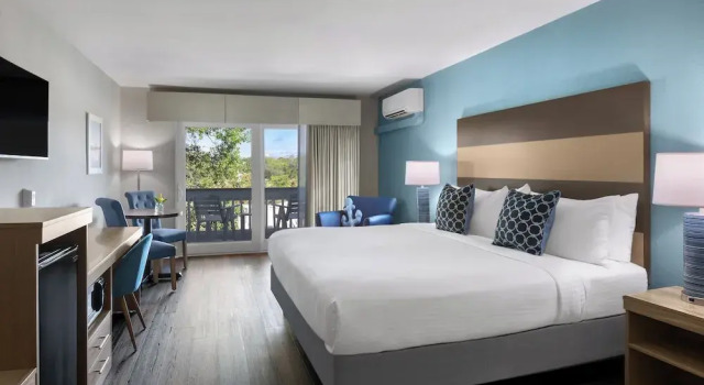 Двухместный номер Standard с балконом Shem Creek Inn
