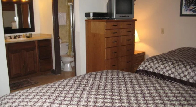 Courchevel by Mammoth Reservation Bureau, Rezerwuj Hotel Hotele w Mammoth z basenem, Basen