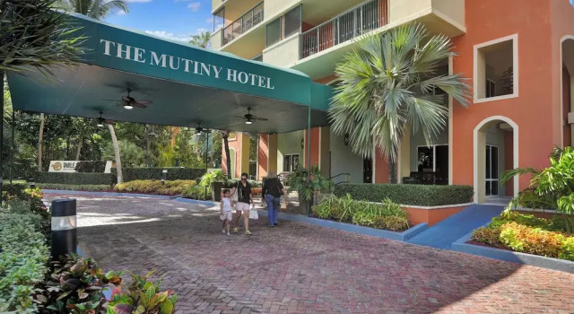 Modern Bay View with Free Parking
