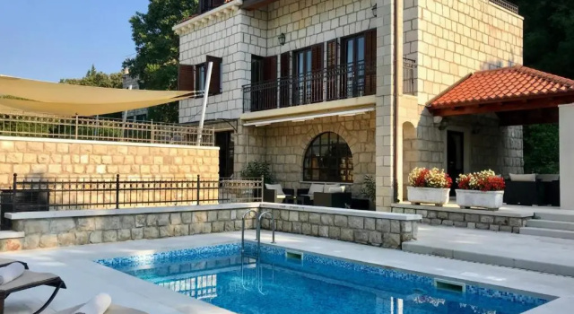 Вилла City Beach Villa with Pool and Sea View