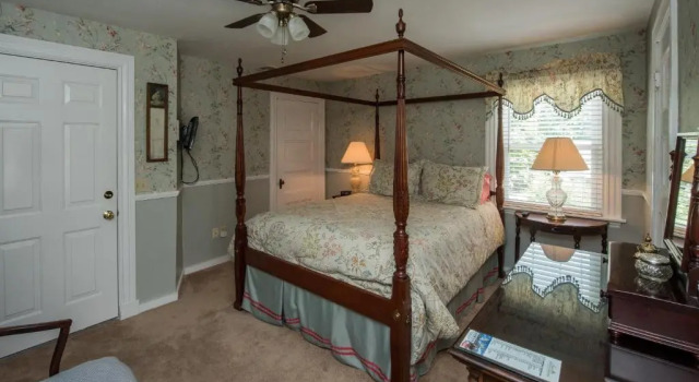 Номер Superior Annes White Columns Inn