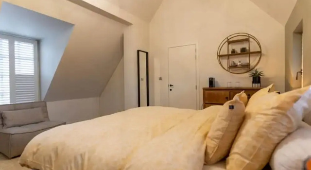 Beautiful Holiday Home in Vlaanderen With Shared Pool, Varaa Lomakoti Hotellit Brussels pysäköinnillä, Pysäköinti