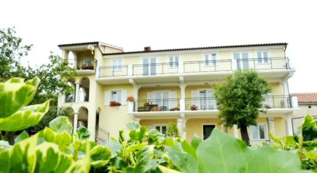 Apartment Karlo
