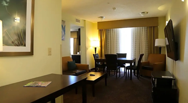 Двухместный люкс c 1 комнатой Holiday Inn Express Hotel & Suites Cleveland by IHG