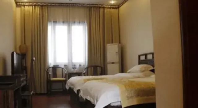 Yuntaishan Galaxy Garden Hotel, Prenota Hotel Hotel a Henan con parcheggio, Parcheggio