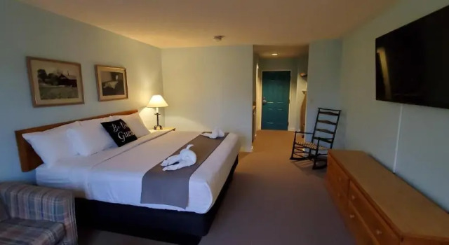 Номер Deluxe Amish Inn