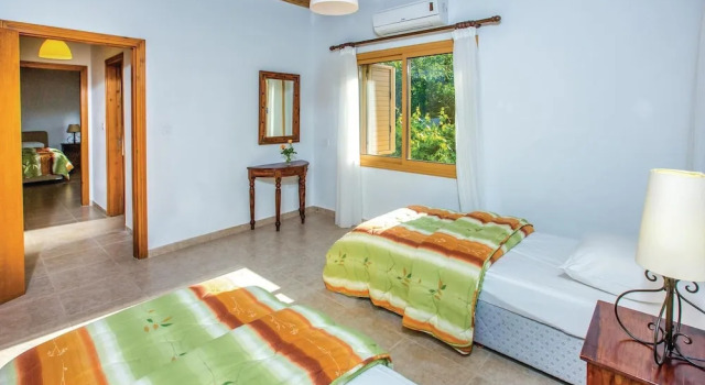 Nice Home in Miliou-paphos With Wifi and 3 Bedrooms, Book Hotel Miliou Pafos