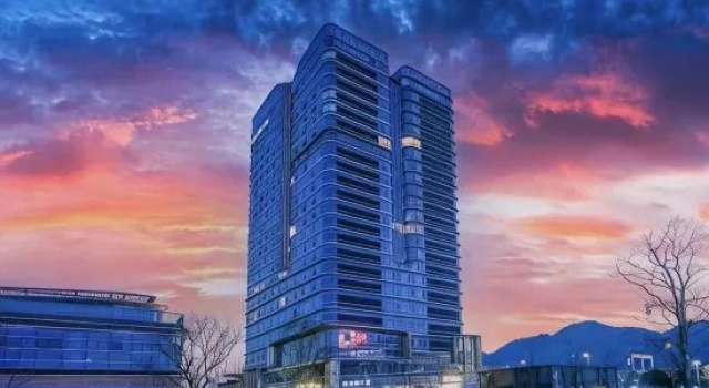 Taiji Hotel (Chongqing West Station Zhanqian Square)