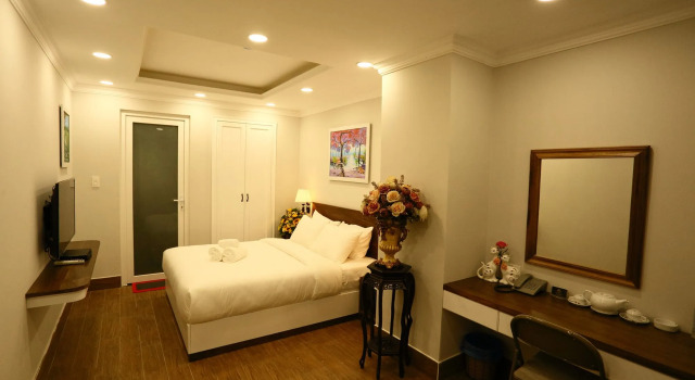 Diamond Queen Hotel, Забронировать Отель Tan Phong Хошимин