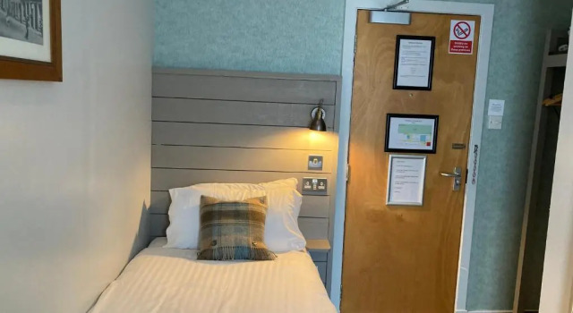 Номер Standard West Port Hotel