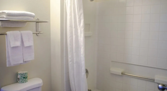 Люкс Deluxe Budget Inn and Suites Stockton Yosemite
