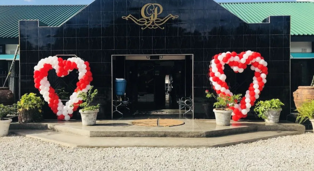 Le Dolphin's Grand Paradiso Hotel, Book Hotel Hotels in Lusaka with Parking, Parking