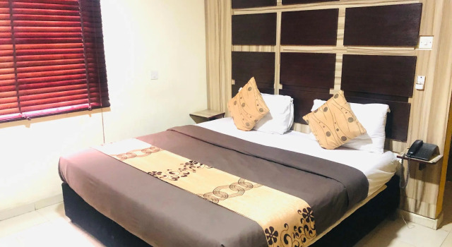 Номер Classic DownTown Royal Hotel