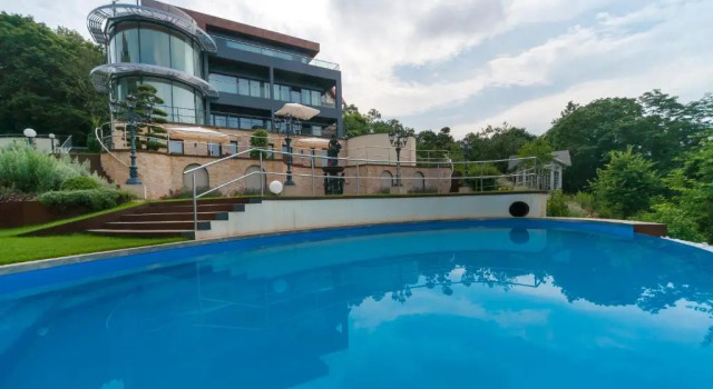 Villa Via Lapis, Rezervați Vilă Vile în Dresda, Vilă