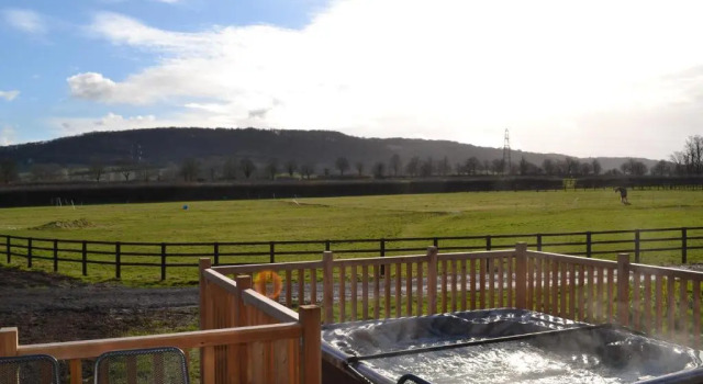Апартаменты Superior The Chiltern Lodges at Upper Farm Henton