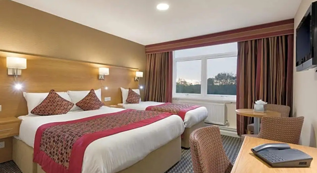 Четырёхместный номер Standard Park Hall Hotel and Spa Wolverhampton