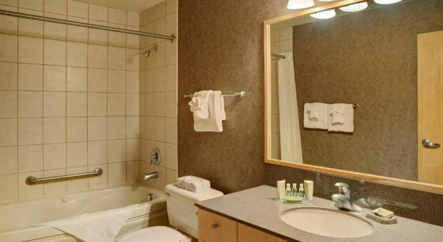 Полулюкс Lakeview Gimli Resort