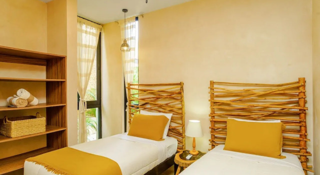 Luminous Private Pool Condo & Communal Rooftop Pool Lounge, Rezerwuj Hotel Hotele w Quintana Roo z parkingiem, Parking