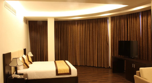 Номер Executive с видом на реку International Hotel