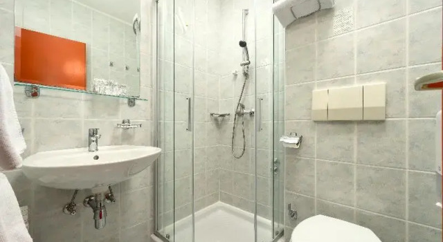 Четырёхместный семейный номер Standard с балконом и с видом на море Hotel Faraon