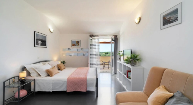 Stunning Home in Vela Luka With Wifi and 4 Bedrooms, Prenota Hotel Hotel a Croatian Islands con piscina, Piscina