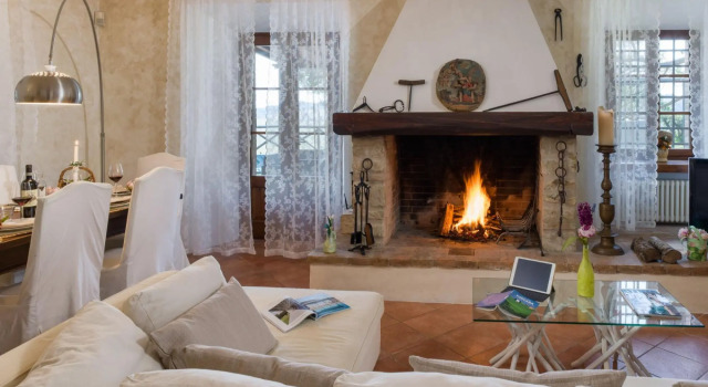 Beautiful villa with private pool immersed in the Tuscan countryside-Capanna al Lago