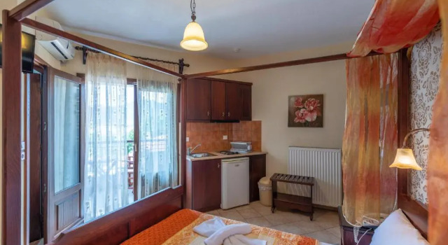 Студия Hotel Hera