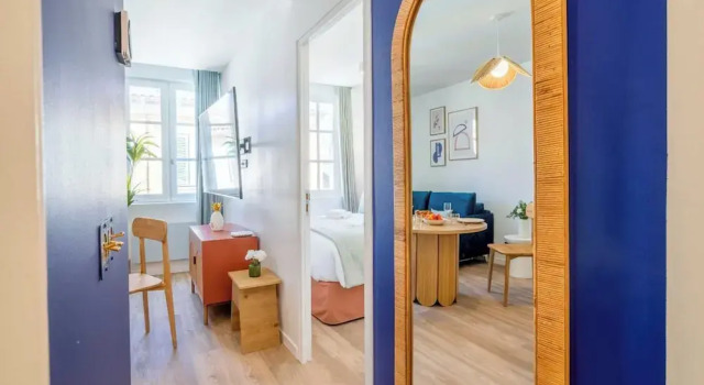 Nice 1 Bedroom Flat - Hyper Centre St Tropez, Забронировать Отель Отели Сен-Тропе с парковкой, рядом с Cimitière Marin, Парковка