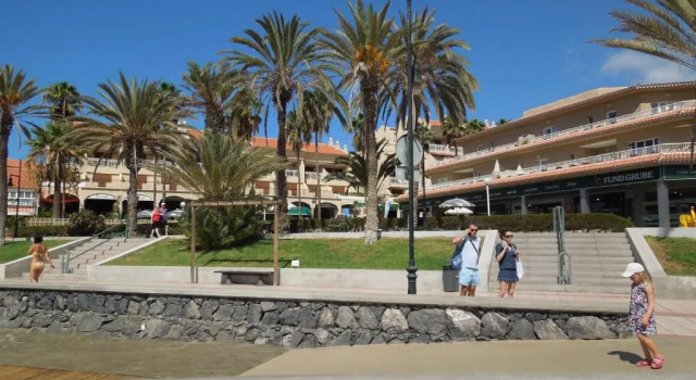 Апартаменты Exclusive Attic Las Vistas 3 with breathtaking sea view, only 100 m to the sea, heated pool, aircon, wifi