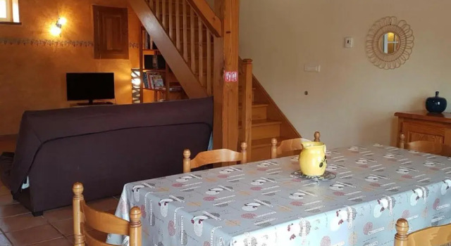Gîte Villemontais, 4 pièces, 6 personnes - FR-1-496-121, Rezervasyon Otel Villemontais Paris