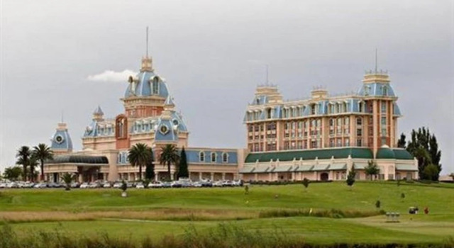Graceland Hotel & Casino Country Club, Buchen Sie Hotel Secunda Highveld Ridge