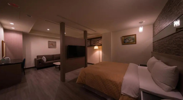 Sir Motel Sanchong