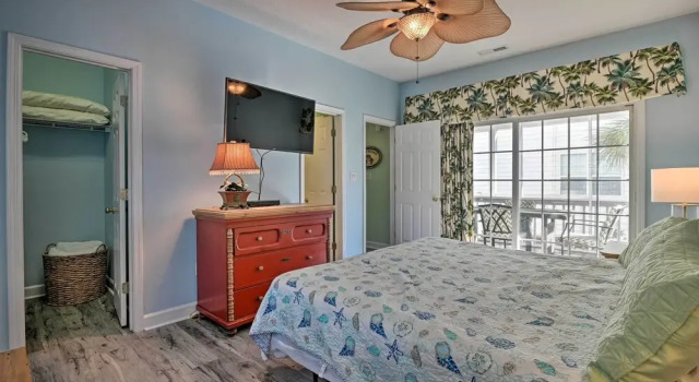 Коттедж Steps to Pool & Ocean: Surfside Beach Home Base!
