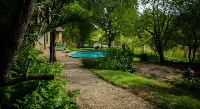 The Rivonia River Lodge, Забронировать Отель Сэндтон 
