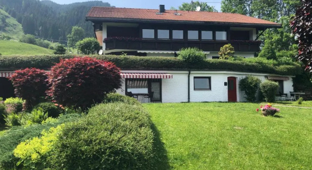 Апартаменты с видом на сад Ferienwohnungen Haus Riß