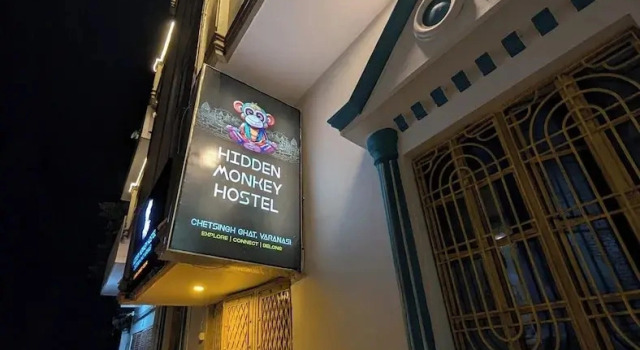 Hidden Monkey Hostel, Chet Singh Ghat, Varanasi, Забронировать Хостел Варанаси штат Уттар-Прадеш