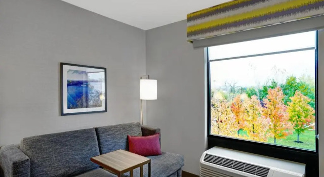 Люкс Hampton Inn Utica