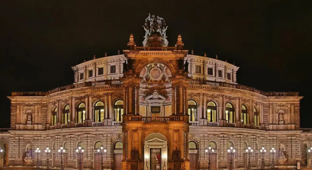 Dresden grüßt seine Gäste, Забронировать Гостевой дом Отели Дрездена с парковкой, рядом с Улица Вайсе Гассе в Дрездене, Парковка