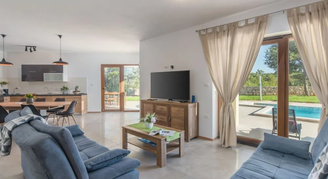 Newly Built Villa in a Secluded Location With a Pool for 8-10 People, Забронировать Вилла Виллы Rovinj Riviera, Вилла