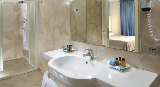 Полулюкс Deluxe New Hotel Chiari