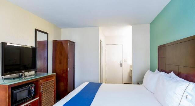 Двухместный номер GreenTree Inn San Diego Mission Bay