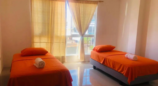 Pelican House, Book Hotel Hoteller i San Cristobal Island med parkering, Parkering