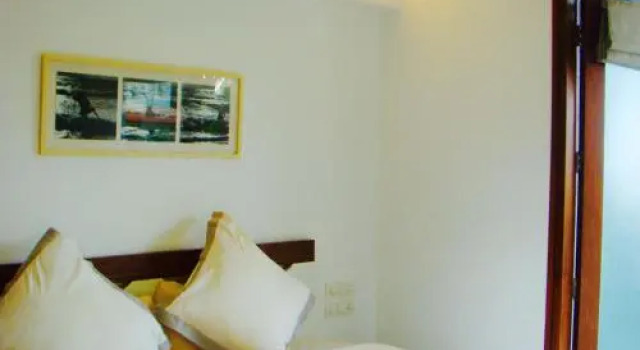 Luxurious 2BHK for Ultimate Holiday Experience in Goa, Candolim North Goa, Book Hotel Hotels in Goa with a Pool, Swimming Pool
