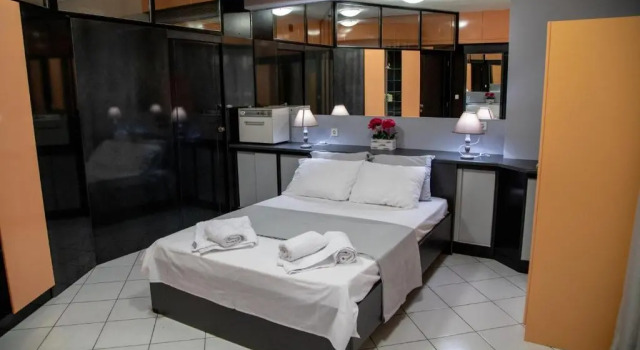 Апартаменты Christines downtown suites